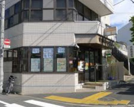 近くの世田谷中町郵便局まで556m（徒歩7分）