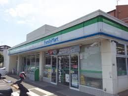 近くのファミリーマート 世田谷成城通り店まで187m（徒歩3分）