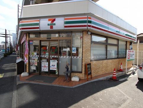 近くのセブンイレブン 川崎今井仲町店まで205m（徒歩3分）