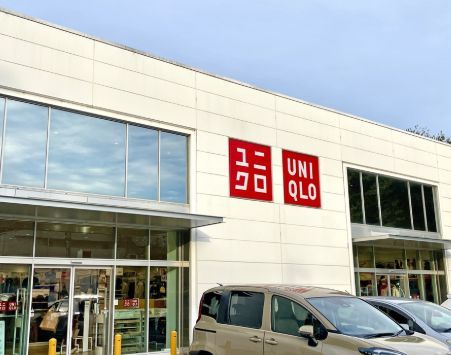 近くのユニクロ 川崎市民プラザ通り店まで874m（徒歩11分）