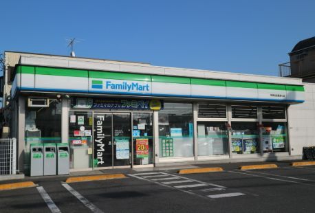 近くのファミリーマート 世田谷松葉通り店まで268m(徒歩4分)