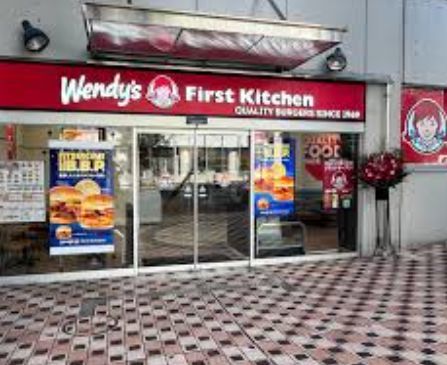 近くのウェンディーズ・ファーストキッチン 藤が丘店まで529m（徒歩7分）