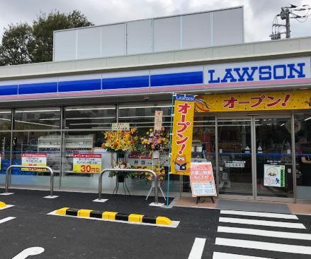 近くのローソン 青葉桜台店まで131m（徒歩2分）