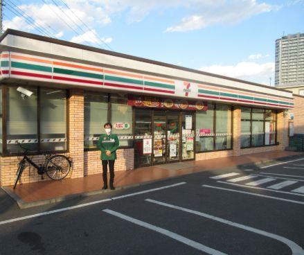 近くのセブンイレブン 長津田駅西口店まで354m（徒歩5分）