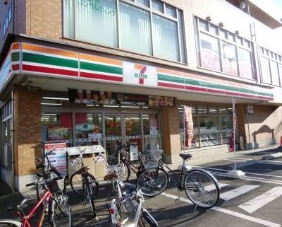 近くのセブンイレブン 世田谷榎店まで197m（徒歩3分）