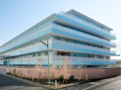近くの世田谷記念病院まで921m（徒歩12分）