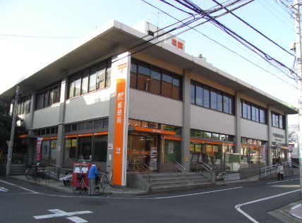 近くの千歳郵便局まで502m（徒歩7分）