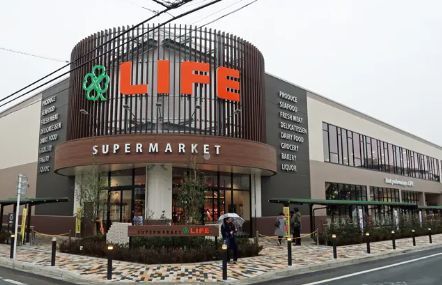 近くのライフEC桜新町店(桜新町配送センター)まで129m(徒歩2分)
