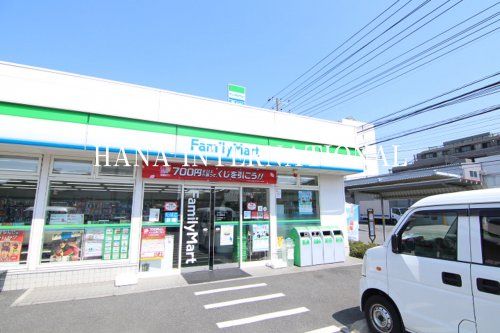 近くのファミリーマート 千葉仁戸名店まで450m（徒歩6分）