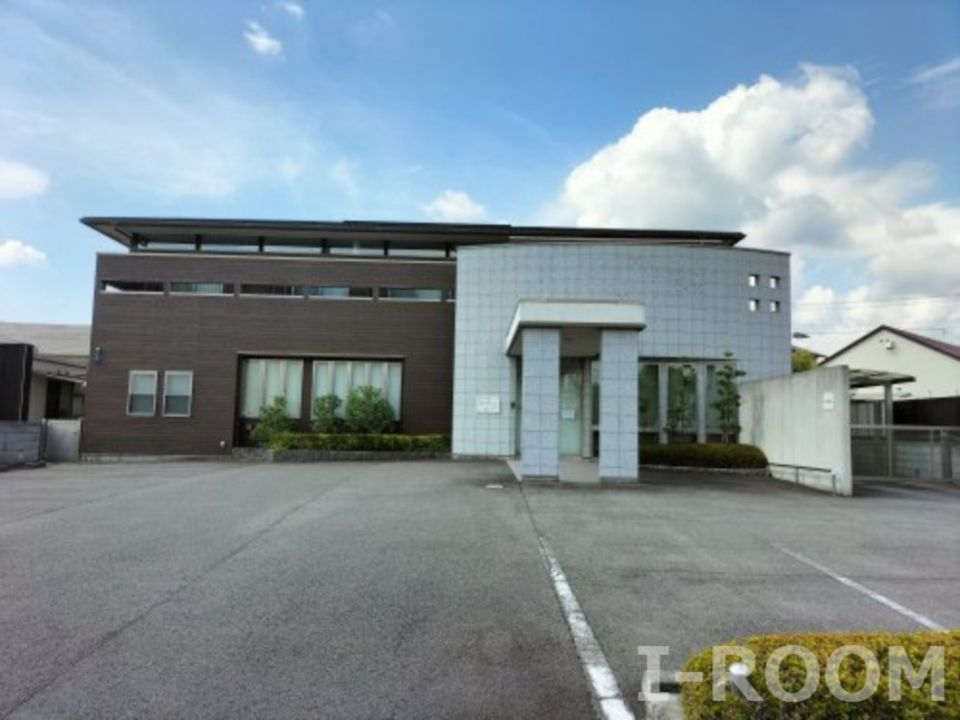 近くの医療法人よしだ内科クリニックまで308m(徒歩4分)