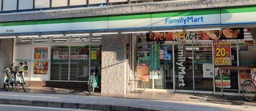 近くのファミリーマート 同心町店まで629m(徒歩8分)
