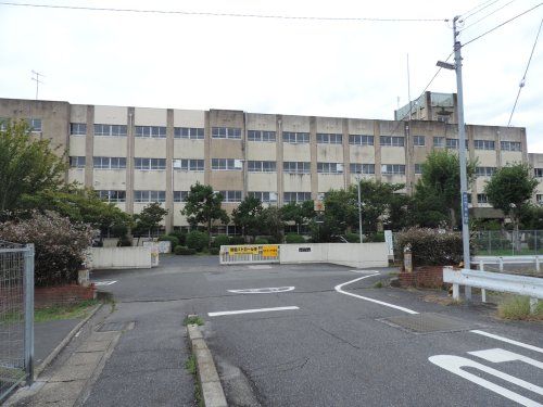 近くの大津市立唐崎小学校まで1,726m(徒歩22分)