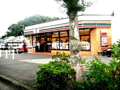近くのセブン‐イレブン 横浜六ッ川2丁目店まで518m(徒歩7分)