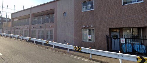 近くの認定こども園忍ヶ丘愛育園まで821m（徒歩11分）