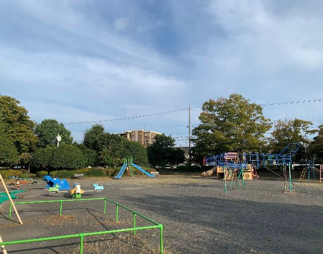 近くの高松公園まで223m（徒歩3分）