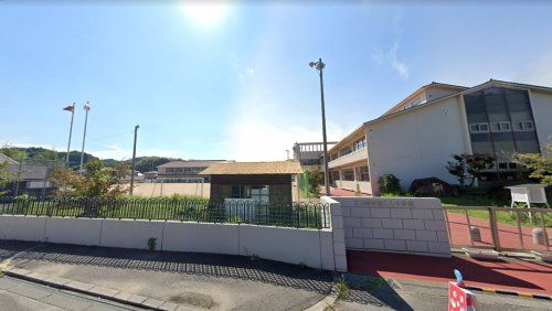 近くの江田島市立大古小学校まで500m（徒歩7分）