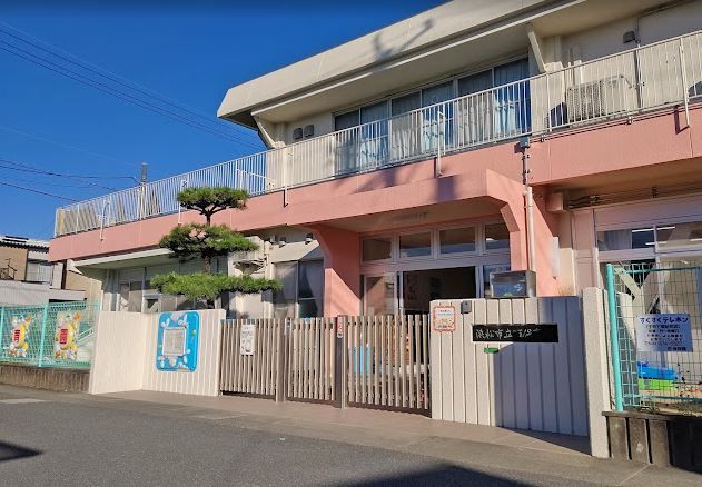 近くの西保育園まで602m（徒歩8分）