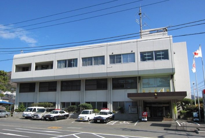 近くの葉山警察署 長柄東駐在所まで1,956m（徒歩25分）