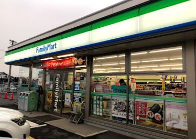 近くのファミリーマート 倉敷帯高店まで720m（徒歩9分）