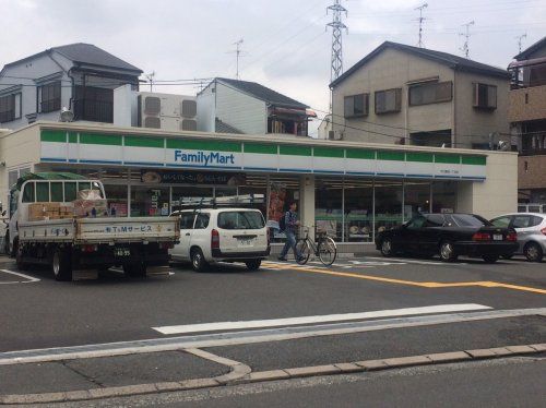 近くのコンビニまで543m（徒歩7分）