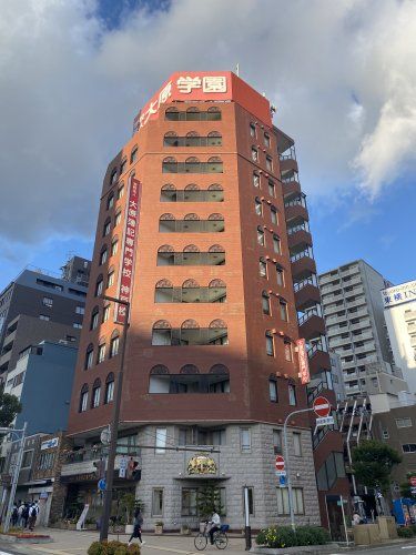 近くの大原簿記専門学校神戸校まで967m(徒歩13分)