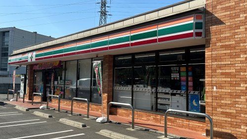 近くのセブンイレブン 東大和中央4丁目店まで283m（徒歩4分）