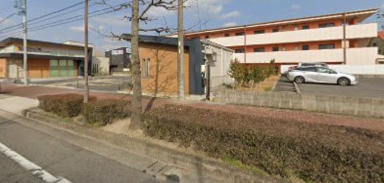 近くのいるか薬局まで874m（徒歩11分）
