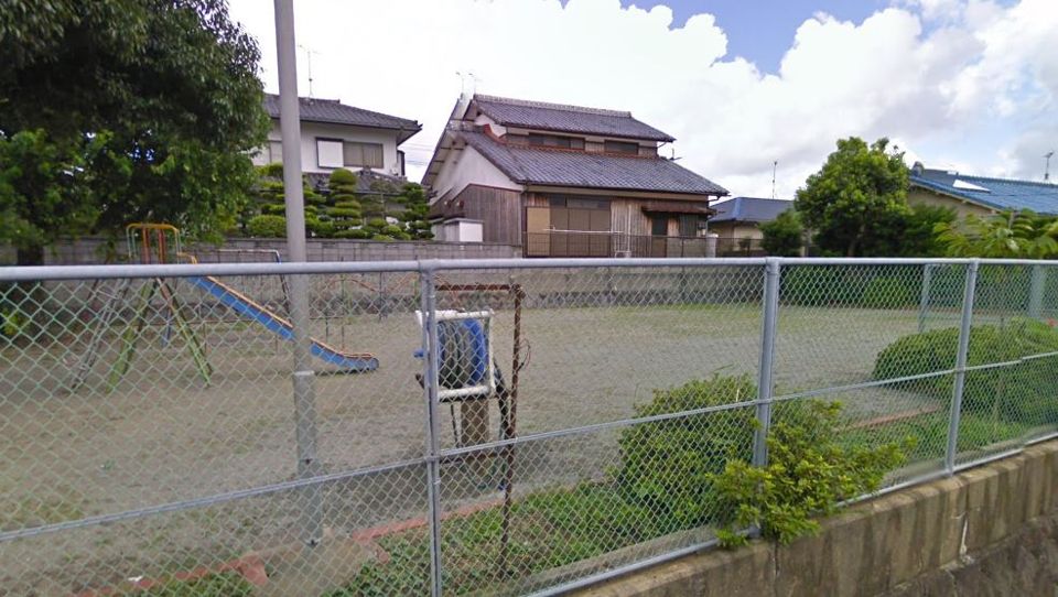 近くのつつじが丘東公園まで743m（徒歩10分）