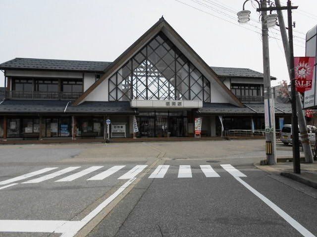 近くの福岡(富山県)まで1,634m（徒歩21分）