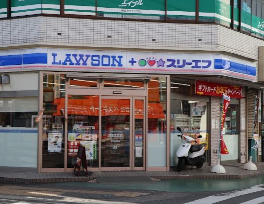 近くのローソン・スリーエフ 金沢谷津店まで461m（徒歩6分）
