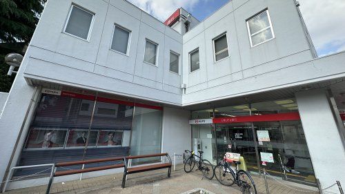 近くの三菱UFJ銀行国立駅前支店まで611m（徒歩8分）