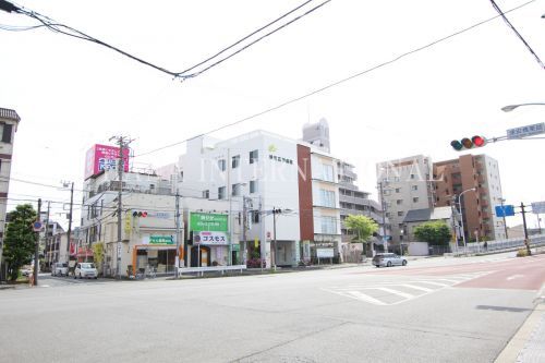 近くの浦安高柳病院まで623m(徒歩8分)