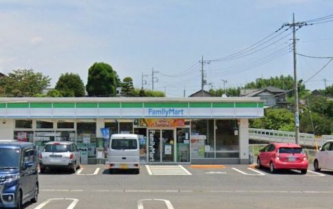 近くのファミリーマート 前橋田口町店まで296m（徒歩4分）
