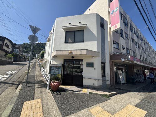 近くの灘警察署鶴甲交番まで5,597m(徒歩70分)