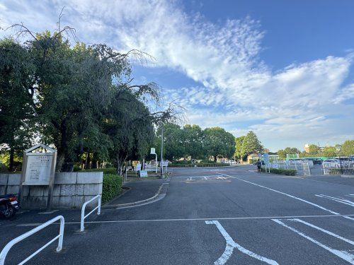 近くの青木町公園まで1,208m（徒歩16分）