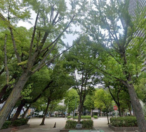 近くの新町南公園まで628m(徒歩8分)