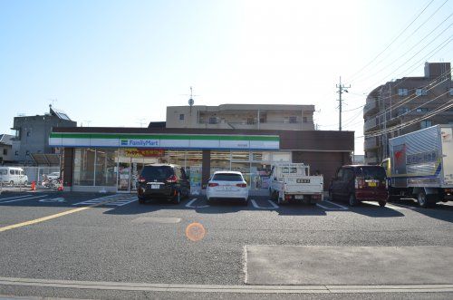 近くのファミリーマート 所沢久米店まで1,175m（徒歩15分）