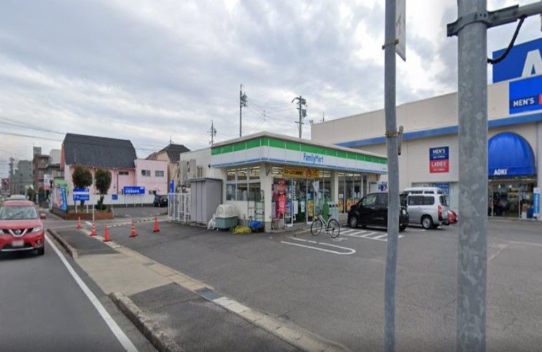 近くのファミリーマート 守山本地ヶ原店まで401m（徒歩6分）