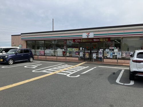 近くのセブンイレブン本庄鵜森店まで1,109m(徒歩14分)