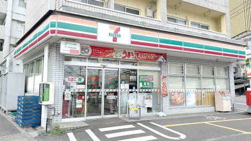 近くのコンビニまで363m（徒歩5分）