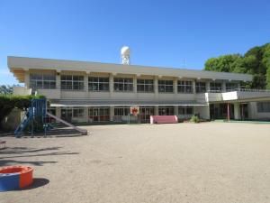 近くの中央幼稚園まで942m(徒歩12分)
