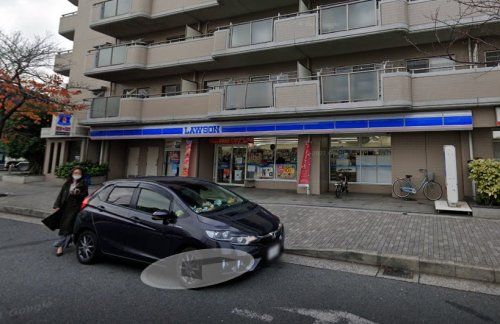 近くのコンビニまで389m（徒歩5分）