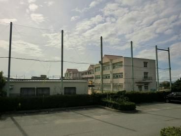近くの神戸市立藤原台小学校まで1,079m（徒歩14分）