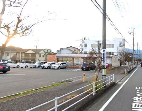 近くのコンビニまで1,487m（徒歩19分）