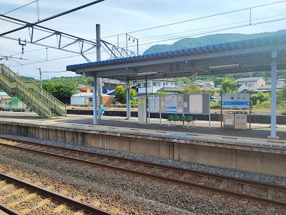 近くのＪＲ予讃線鴨川駅まで729m（徒歩10分）