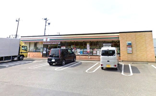 近くのセブンイレブンまで242m（徒歩4分）