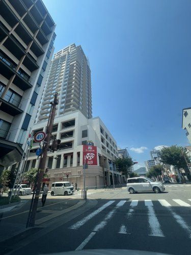 近くの株式会社ロピア 新長田店まで490m（徒歩7分）