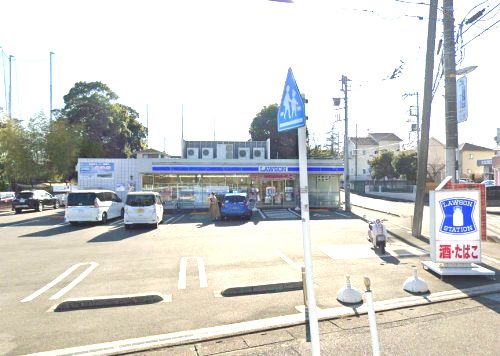 近くのローソン 伊勢原岡崎店まで363m（徒歩5分）
