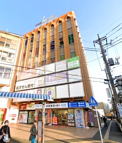 近くのサイゼリヤ いせはらcoma店まで1,557m（徒歩20分）