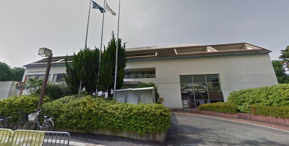 近くの豊中市立庄内図書館まで627m(徒歩8分)